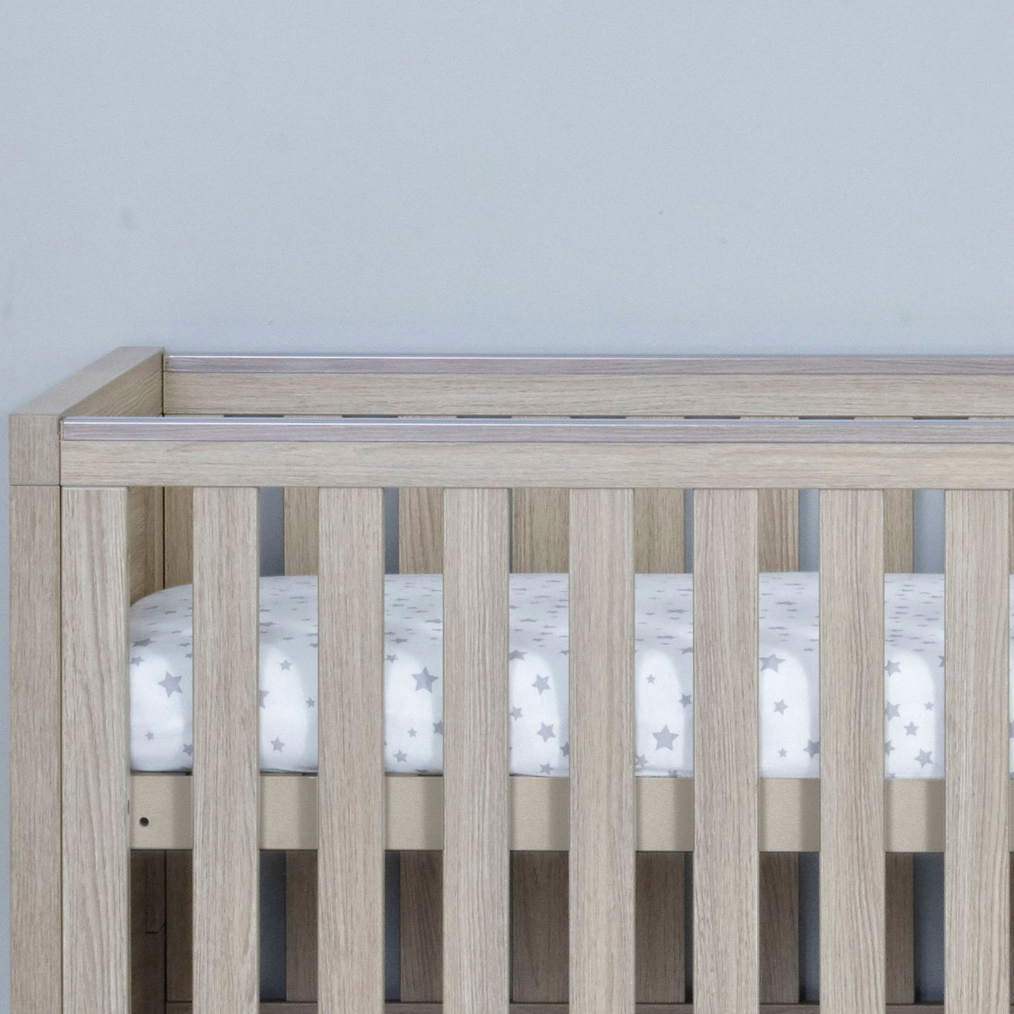 BABYMORE - Luno Cot Bed With Drawer - Oak