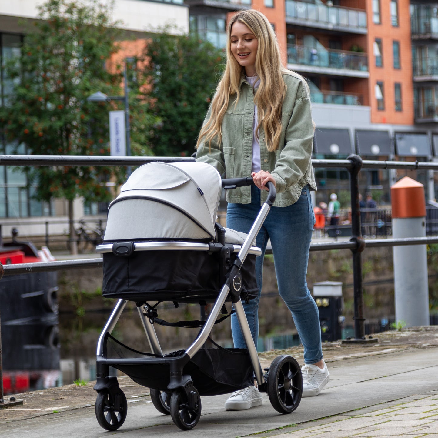 BABYMORE - Mimi Travel System Coco i-Size Car Seat with Isofix Base – Silver